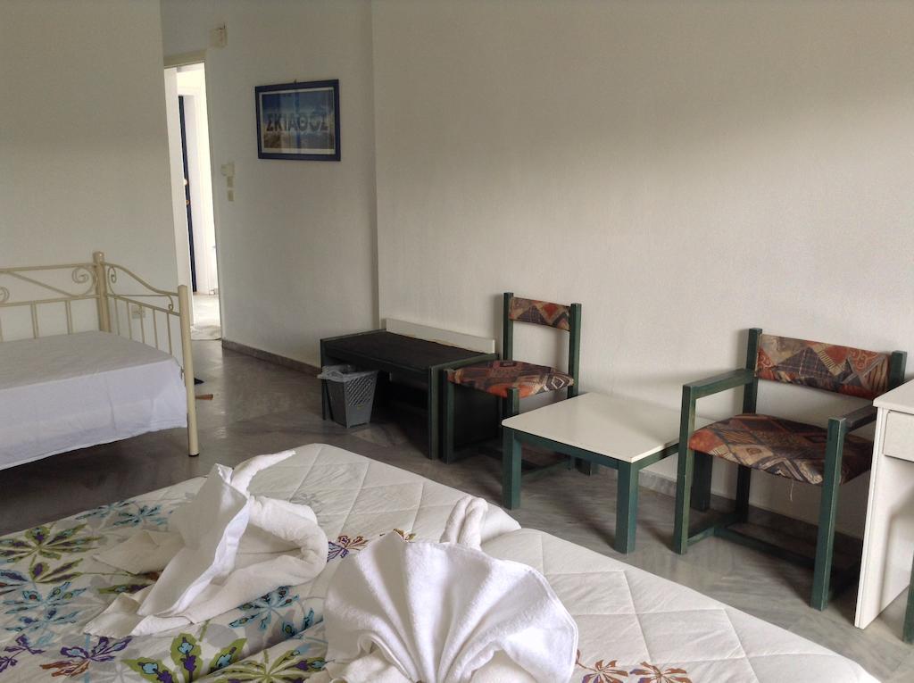 Musses Hotel Koukounaries Habitación foto